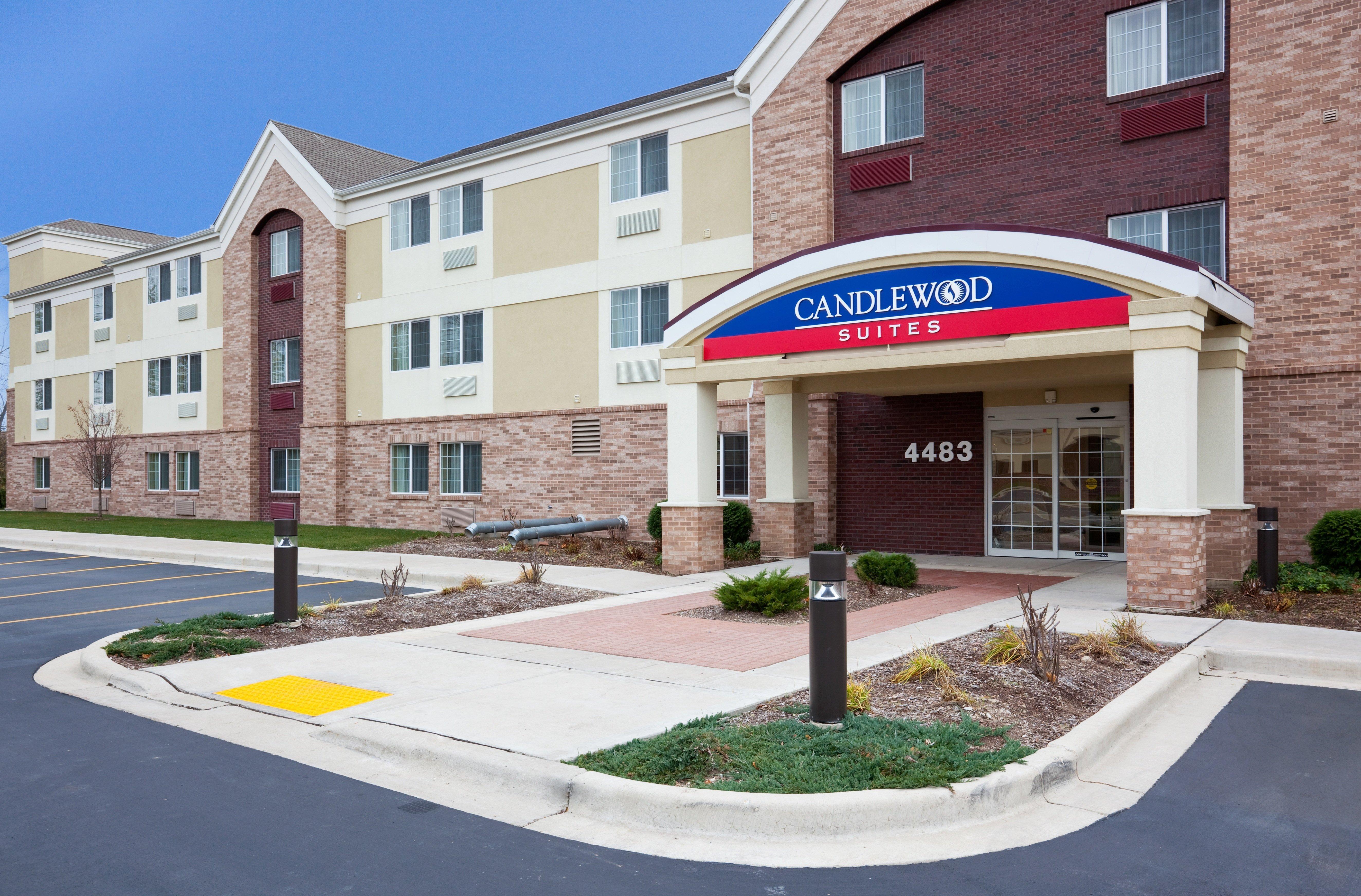 Candlewood Suites Milwaukee Brown Deer, An Ihg Hotel Exterior foto